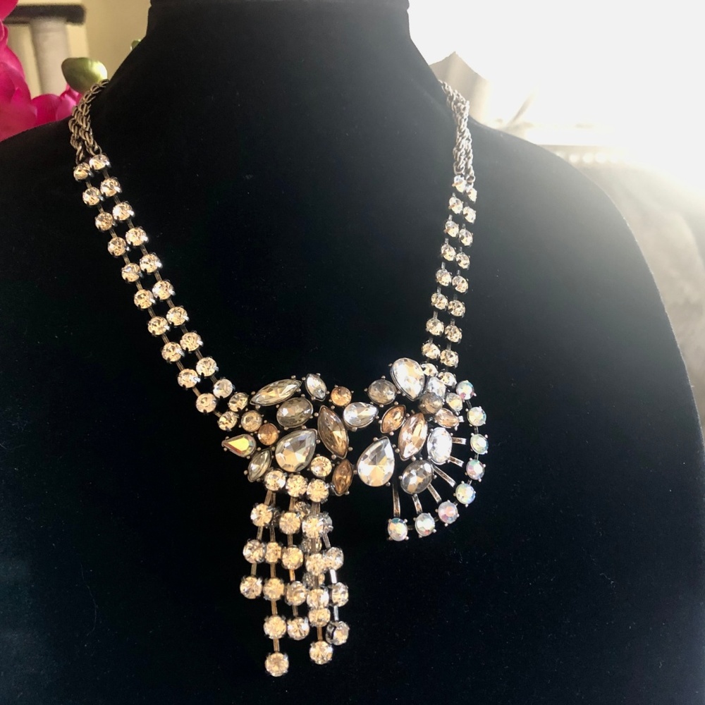 NWT 98 Banana Republic St. Germain Metallic Crystal Fringe Fan Necklace NWT 98 - Picture 2 of 5